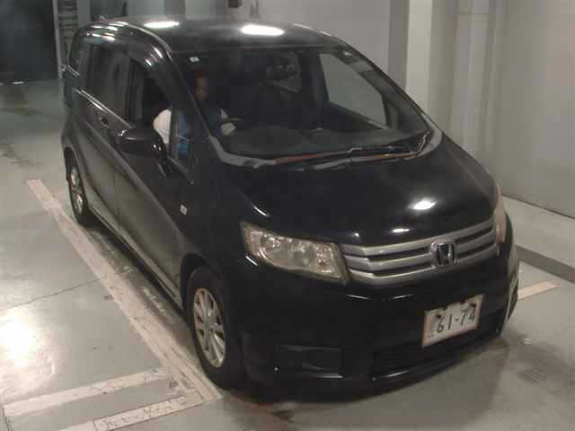 HONDA FREED — фото