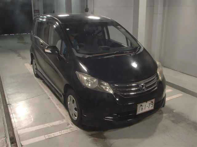 HONDA FREED — фото