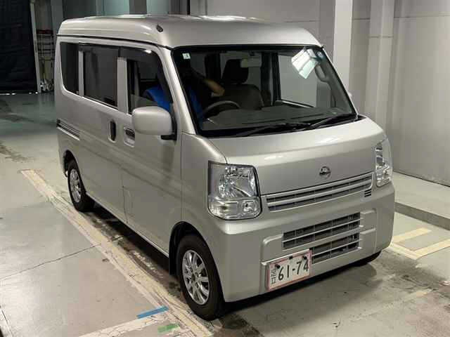 NISSAN CLIPPER — фото
