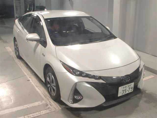 TOYOTA PRIUS PHV