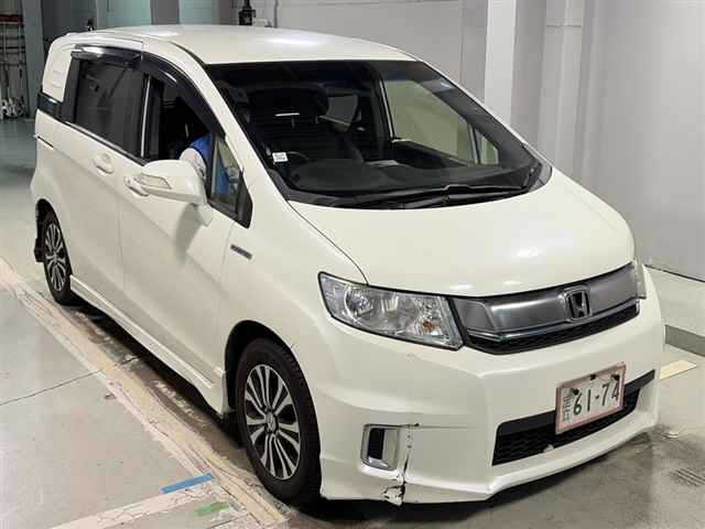 HONDA FREED — фото