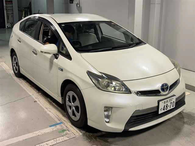 TOYOTA PRIUS PHV