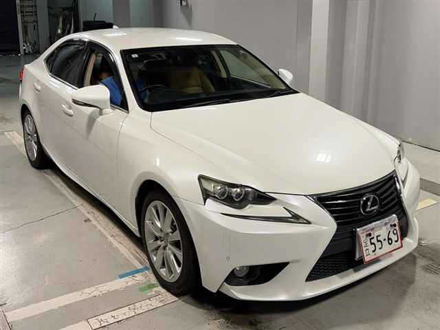 LEXUS IS
