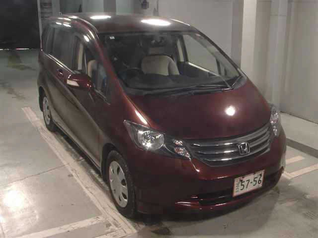 HONDA FREED — фото