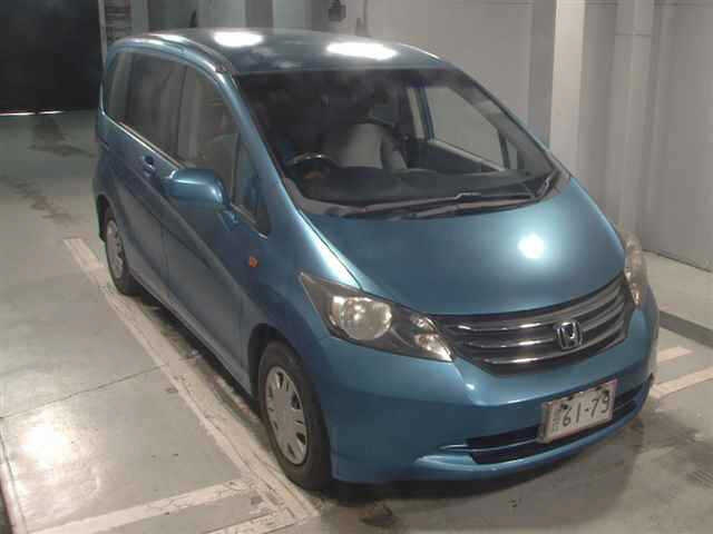 HONDA FREED — фото