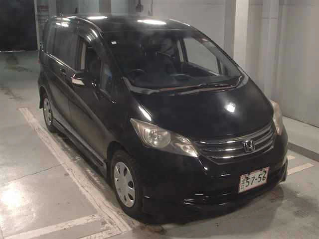 HONDA FREED — фото