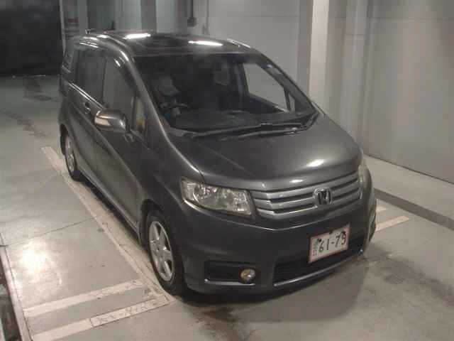 HONDA FREED — фото