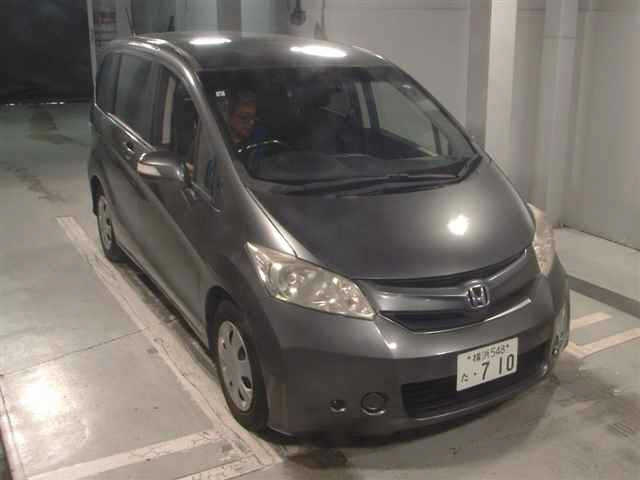 HONDA FREED — фото