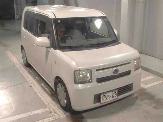 DAIHATSU MOVE CONTE