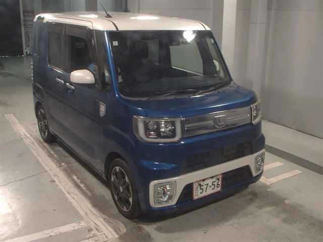 DAIHATSU WAKE — фото