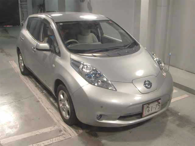 NISSAN LEAF