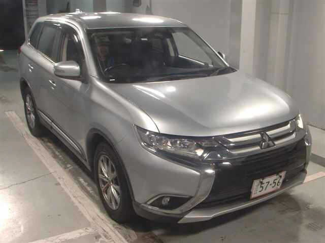MITSUBISHI OUTLANDER — фото