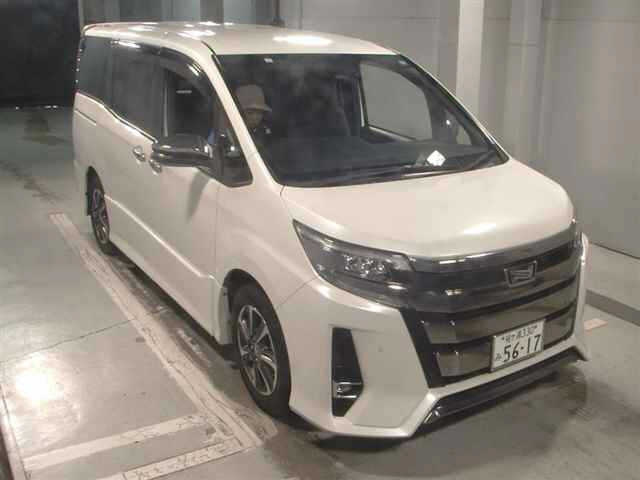 TOYOTA NOAH — фото
