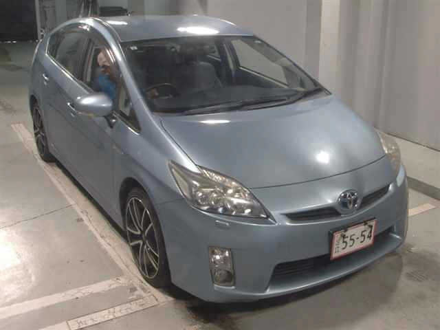 TOYOTA PRIUS — фото