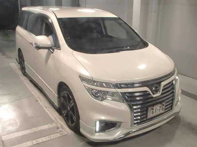 NISSAN ELGRAND — фото