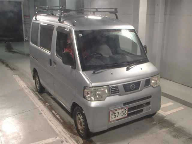 NISSAN CLIPPER VAN