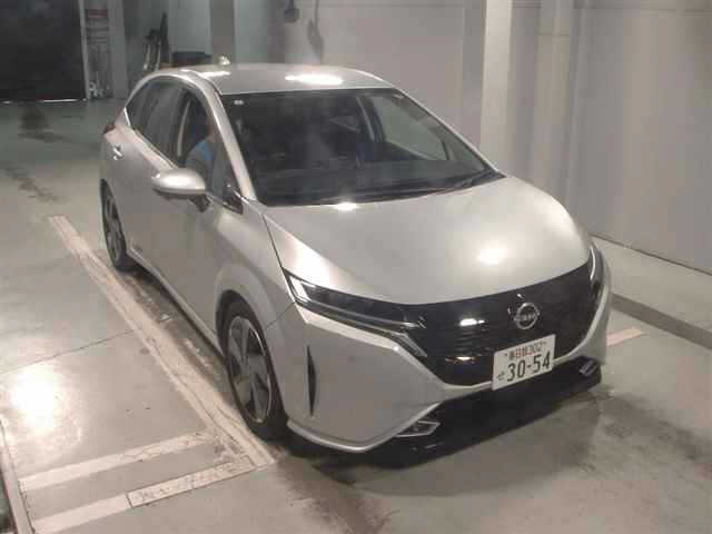 NISSAN AURA — фото