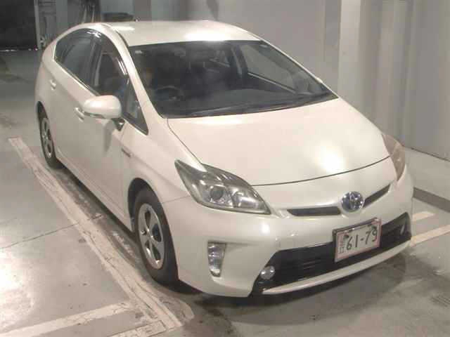 TOYOTA PRIUS — фото