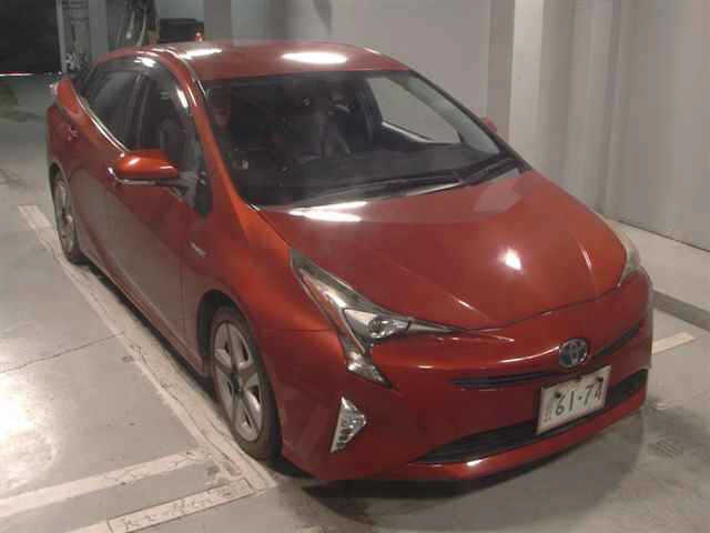 TOYOTA PRIUS — фото