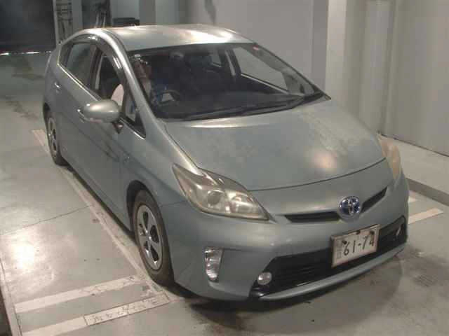 TOYOTA PRIUS — фото