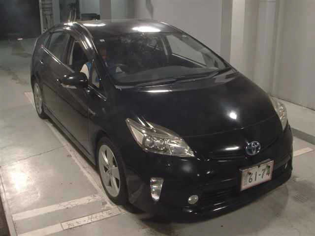 TOYOTA PRIUS — фото