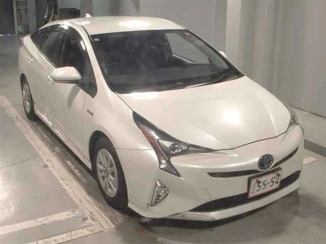 TOYOTA PRIUS — фото