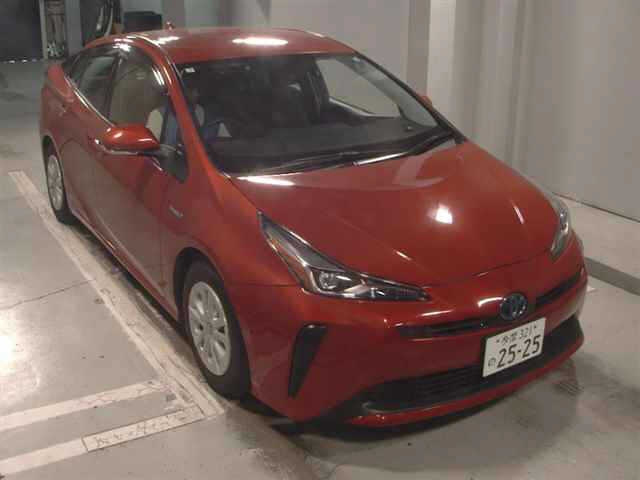 TOYOTA PRIUS — фото