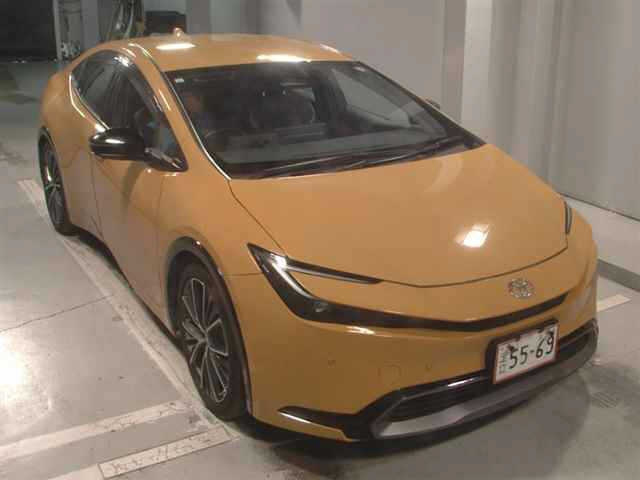 TOYOTA PRIUS — фото