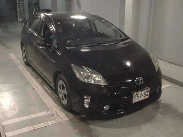 TOYOTA PRIUS — фото