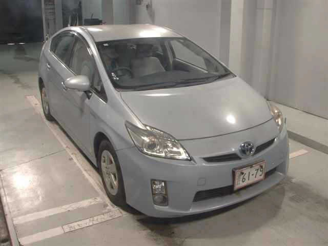 TOYOTA PRIUS — фото