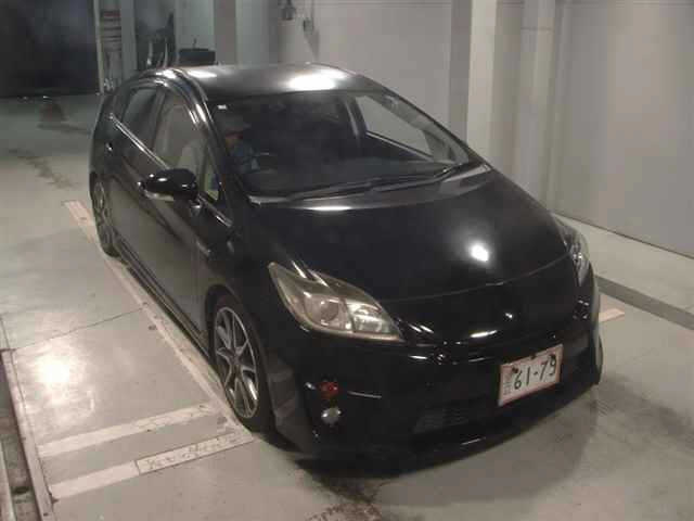 TOYOTA PRIUS — фото