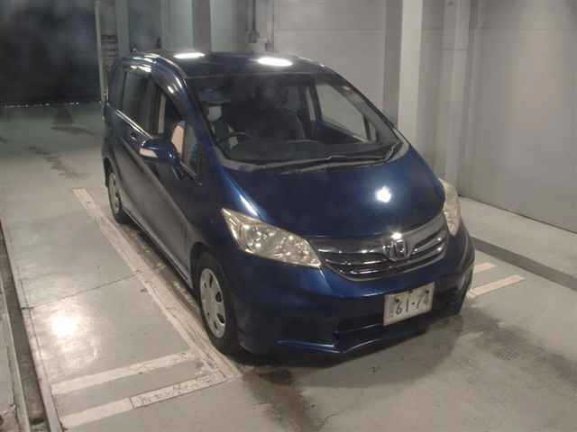 HONDA FREED — фото