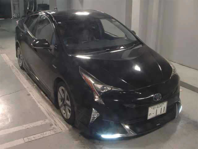 TOYOTA PRIUS — фото