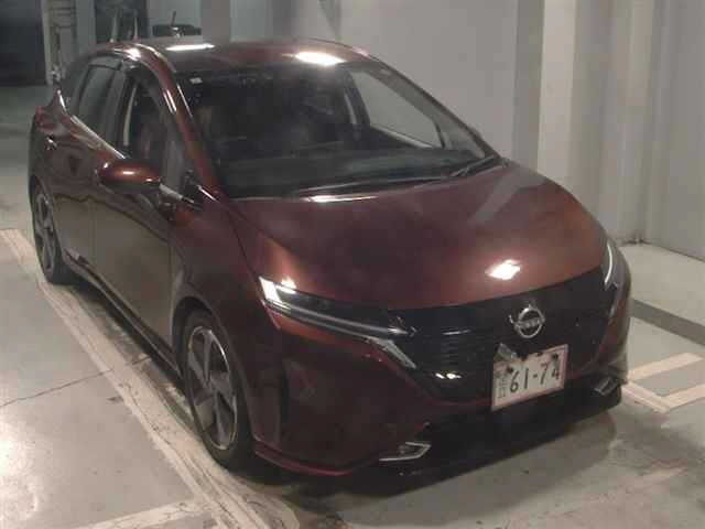 NISSAN AURA — фото