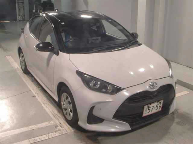 TOYOTA YARIS — фото
