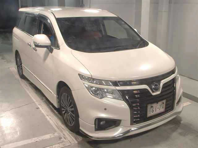 NISSAN ELGRAND — фото