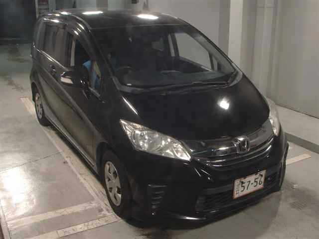 HONDA FREED — фото