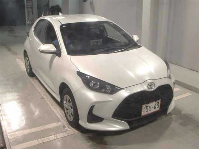 TOYOTA YARIS — фото