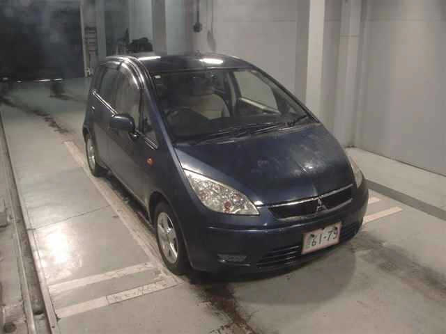 MITSUBISHI COLT — фото