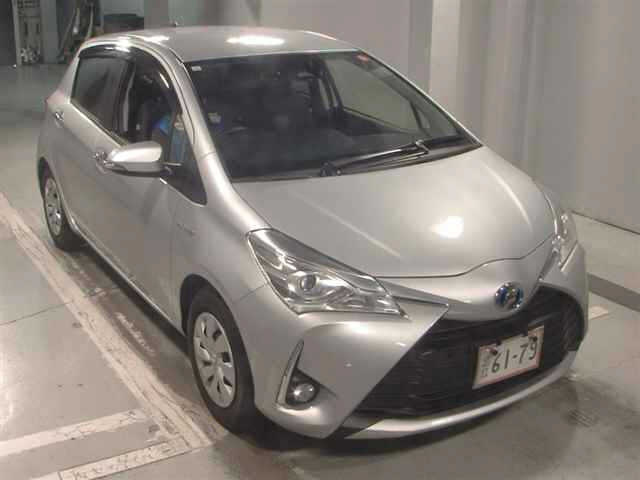 TOYOTA VITZ — фото