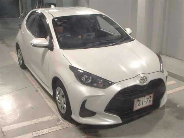 TOYOTA YARIS — фото
