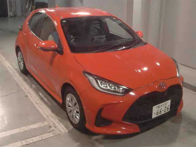 TOYOTA YARIS — фото