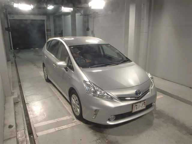 TOYOTA PRIUS — фото