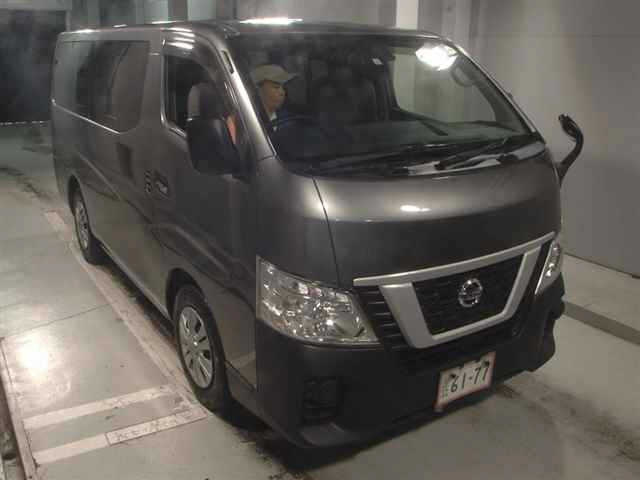 NISSAN CARAVAN — фото