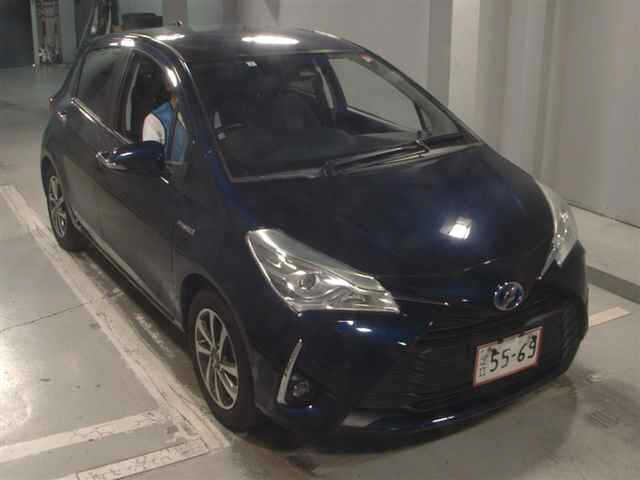 TOYOTA VITZ — фото