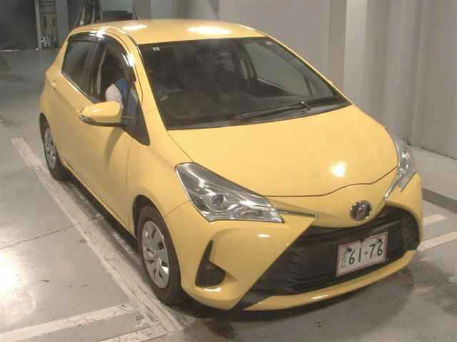 TOYOTA VITZ — фото