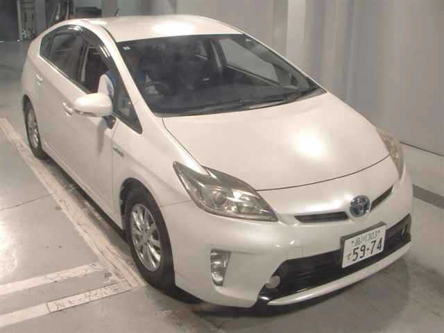 TOYOTA PRIUS — фото