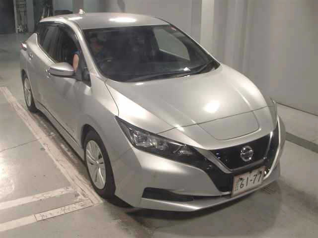 NISSAN LEAF — фото