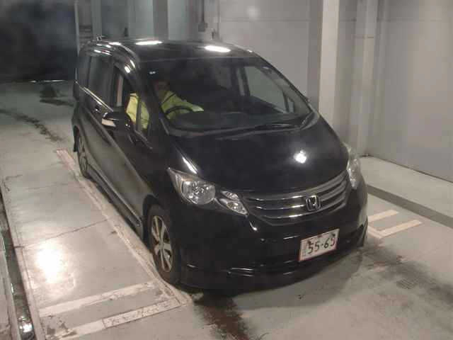 HONDA FREED — фото