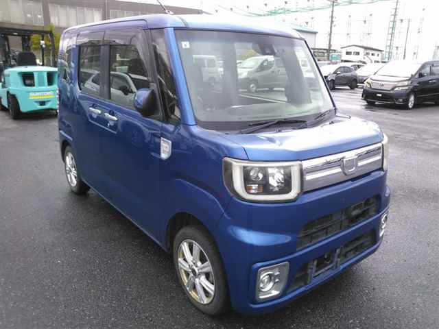 DAIHATSU WAKE — фото
